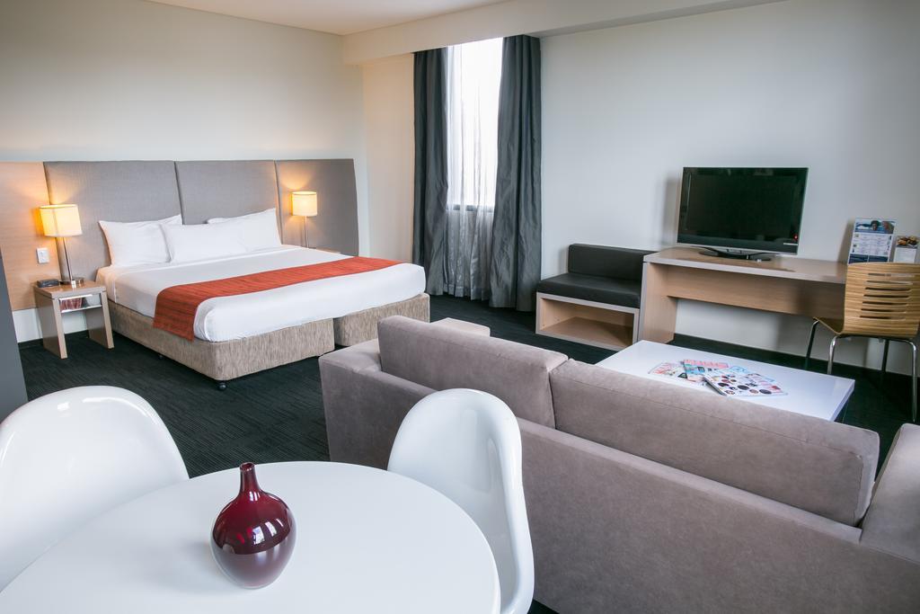 Alpha Hotel Eastern Creek Экстерьер фото