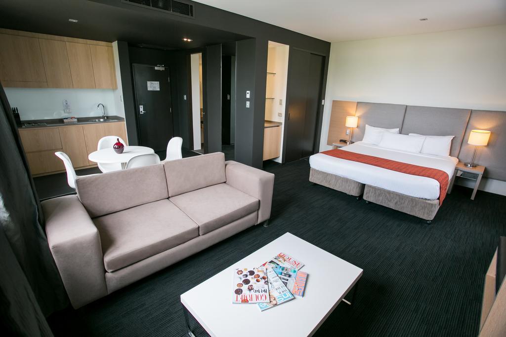 Alpha Hotel Eastern Creek Экстерьер фото
