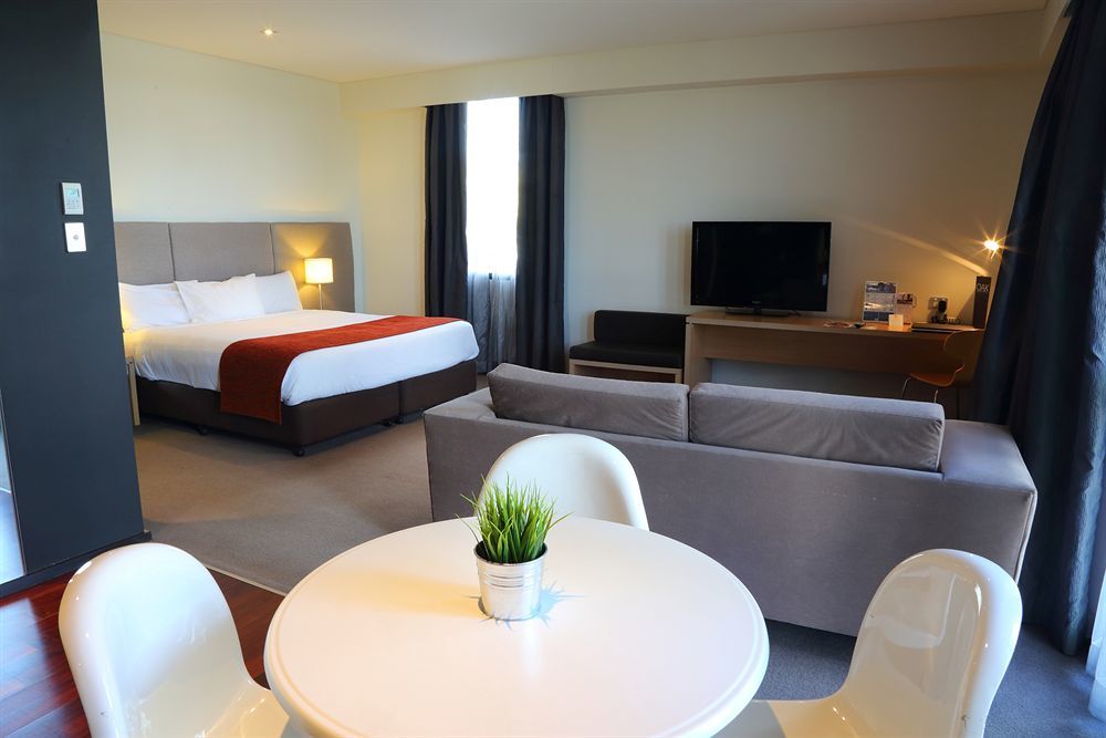 Alpha Hotel Eastern Creek Экстерьер фото