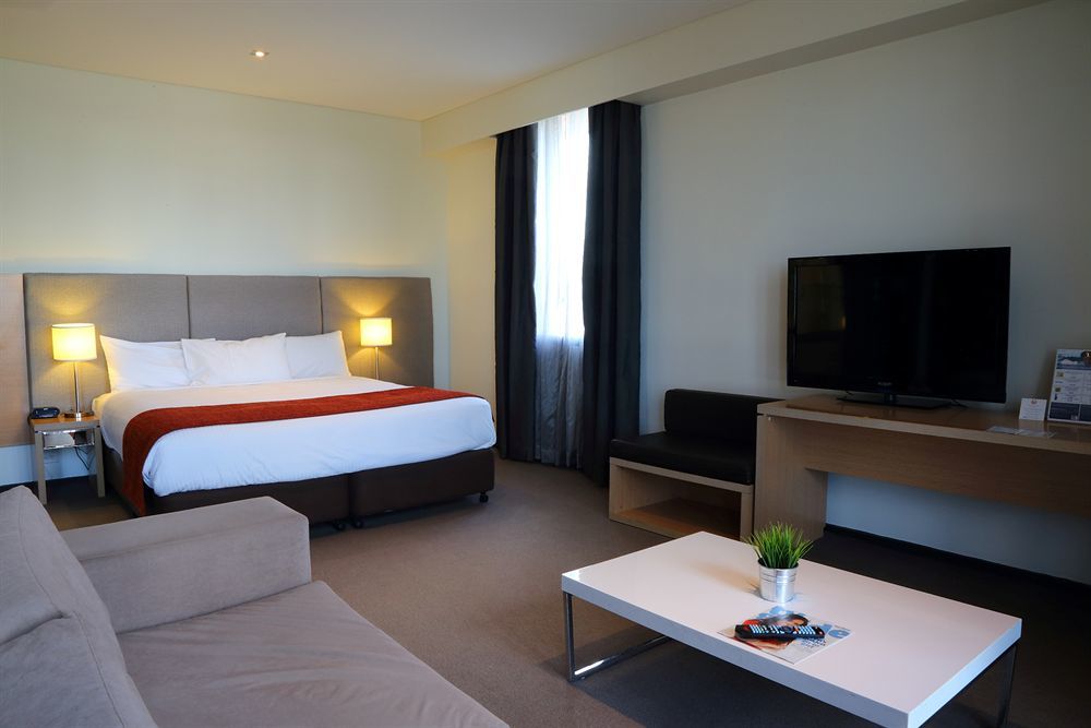Alpha Hotel Eastern Creek Экстерьер фото